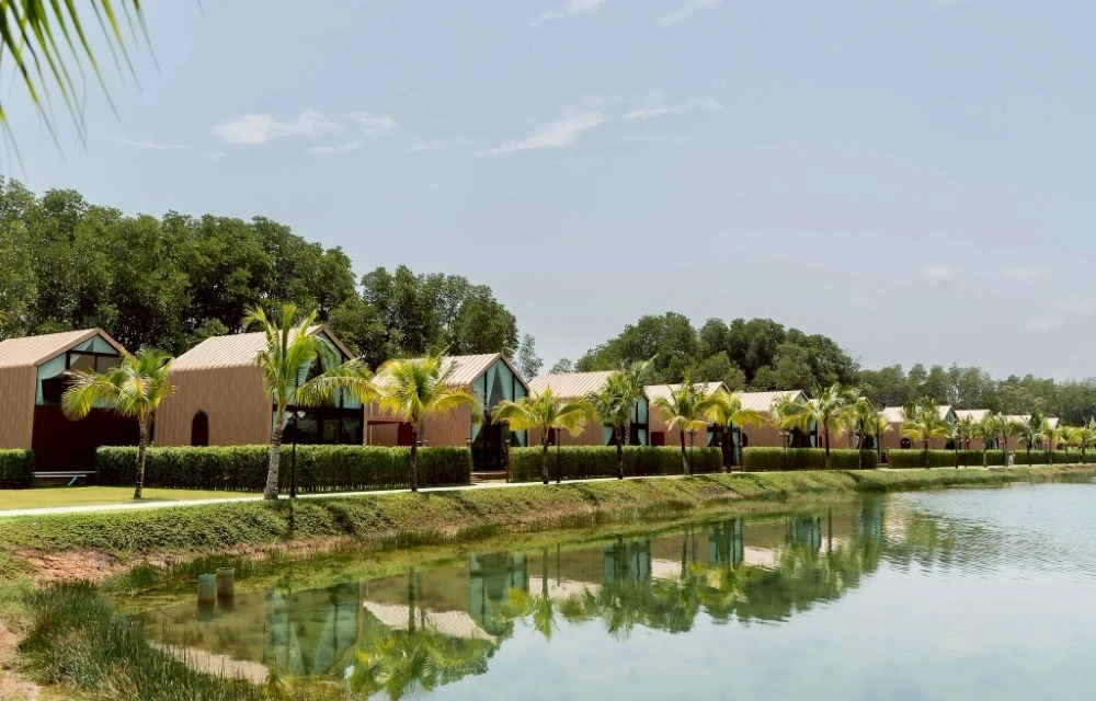 nearby attraction image